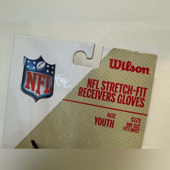 New Wilson NFL youth stretch fit receivers gloves - Picture 4 of 7
